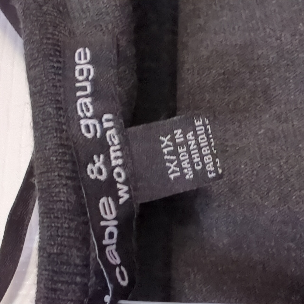 NWT CABLE & GAUGE RHINESTONE SHOULDER, 3/4 SLEEVE SIZE 1X DARK GRAY SWEATER - Picture 4 of 7
